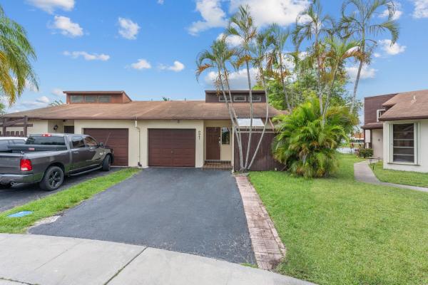 Quincey Park, 9941 SW 16th St #-, Pembroke Pines, Florida 33025, image 1