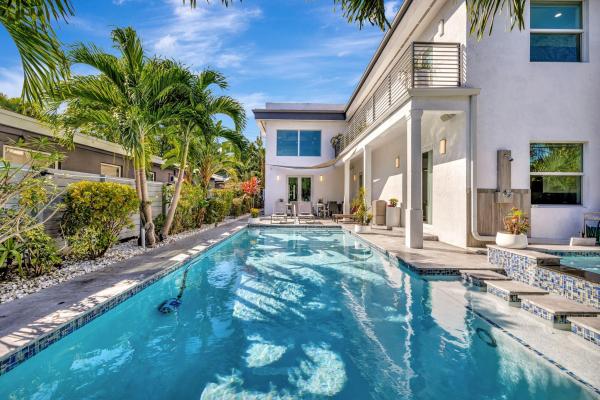 Valencia At Wilton Manors, 2502 NE 6th Ave, Wilton Manors, Florida 33305, image 1
