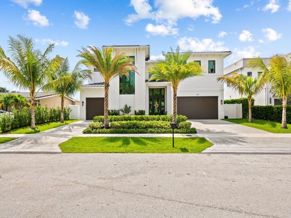 Coral Key Villas, 2420 NE 48th St, Lighthouse Point, Florida 33064, image 1