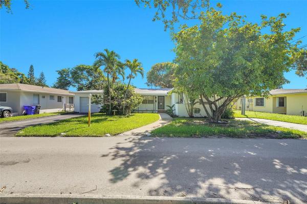 Hollywood Lawns, 917 N 17th Ave, Hollywood, Florida 33020, image 1