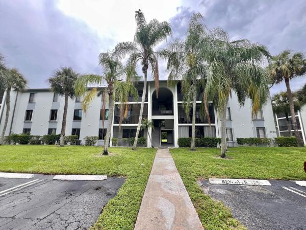 The Palm Club, 1009 Green Pine Blvd #H3, West Palm Beach, Florida 33409, image 1