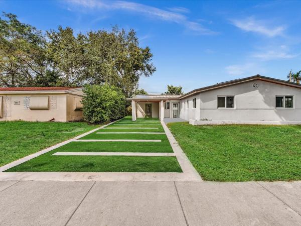 Palm Lane Villa, 6641 Douglas St, Hollywood, Florida 33024, image 1