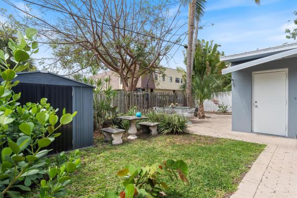 Lighthouse Manor, 2240 NE 37th St, Lighthouse Point, Florida 33064, image 1