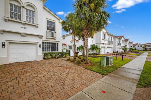 7029 Ambrosia Ln #606, Naples, Florida 34119, image 1