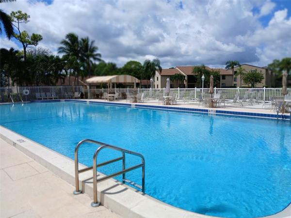 Pine Ridge North 2, 627 Sea Pine Way #B1, Greenacres, Florida 33415, image 1