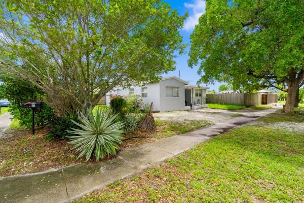 Pearl Estates, 3480 SW 15th St, Fort Lauderdale, Florida 33312, image 1