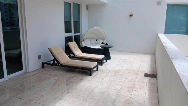 Tiffany House, 401 N Birch Rd 401 ##401, Fort Lauderdale, Florida 33304, image 1