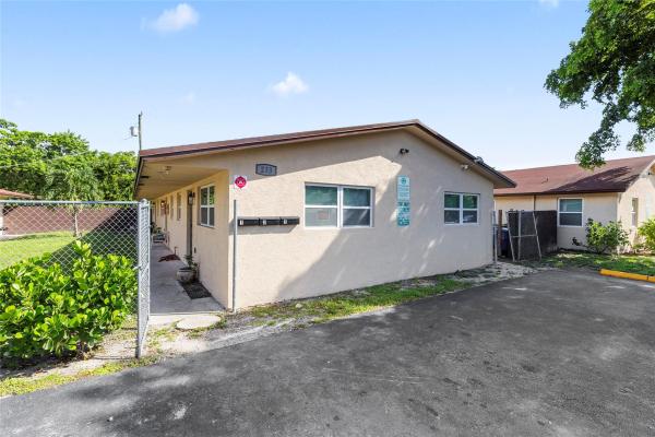 Monticello Park, 233 NW 12th Ct, Pompano Beach, Florida 33060, image 1