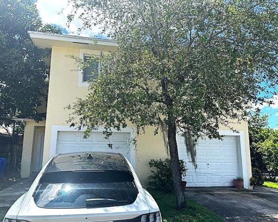 Hollywood Beach Gardens, 5912 Pierce St A-b ##A-B, Hollywood, Florida 33021, image 1