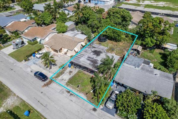 Lantana Plaza, 323 Anderson Rd, Lantana, Florida 33462, image 1