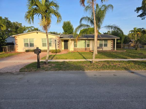 Pembroke Lakes, 1821 NW 113th Ave, Pembroke Pines, Florida 33026, image 1