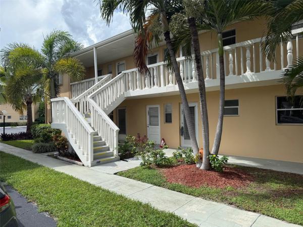 Village Royale, 2141 NE 1st Ct #102, Boynton Beach, Florida 33435, image 2