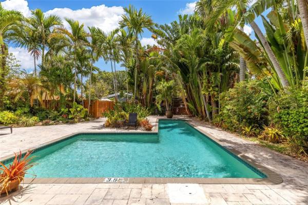 Las Brisas Villas, 1200 NE 17th Ct #8, Fort Lauderdale, Florida 33305, image 2