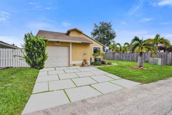 Woodbridge At Pembroke Lakes South, 10921 SW 10th Ct, Pembroke Pines, Florida 33025, image 1