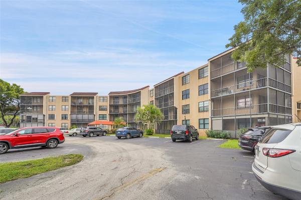 Emerald Hills, 3900 N Hills Dr 301 ##301, Hollywood, Florida 33021, image 1