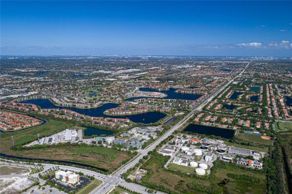 Kingsley At Century Village, 850 SW 133rd Ter 118b ##118B, Pembroke Pines, Florida 33027, image 1