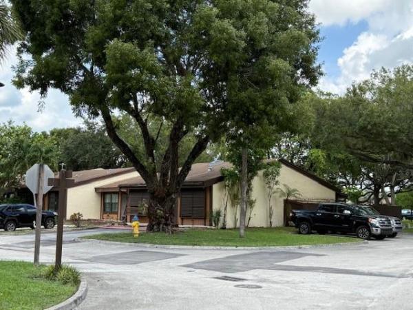 Cedarwoods At Pembroke Lakes, 2201 Buttonwood Ave, Pembroke Pines, Florida 33026, image 1