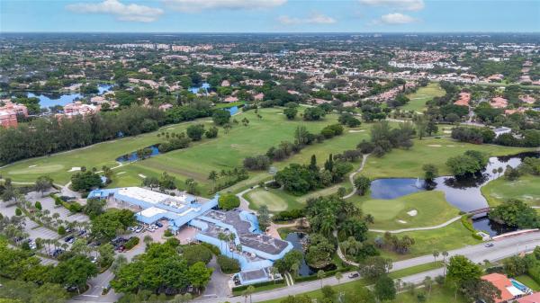 The Townhomes Of Deer Creek, 3249 Deer Creek Lake Shore Dr, Deerfield Beach, Florida 33442, image 2