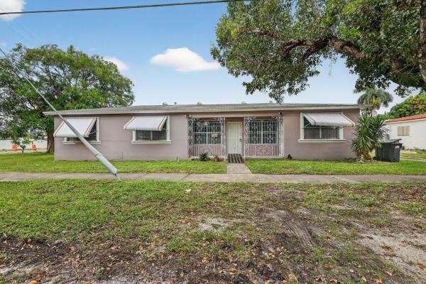 596 Ragan Dr, Miami, Florida 33166, image 1