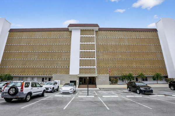 River Terrace At River Shores, 3050 NE 16th Ave 107 ##107, Oakland Park, Florida 33334, image 1