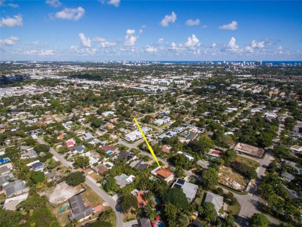 Sunset Manors, 2701 NE 2nd Ave, Wilton Manors, Florida 33334, image 1