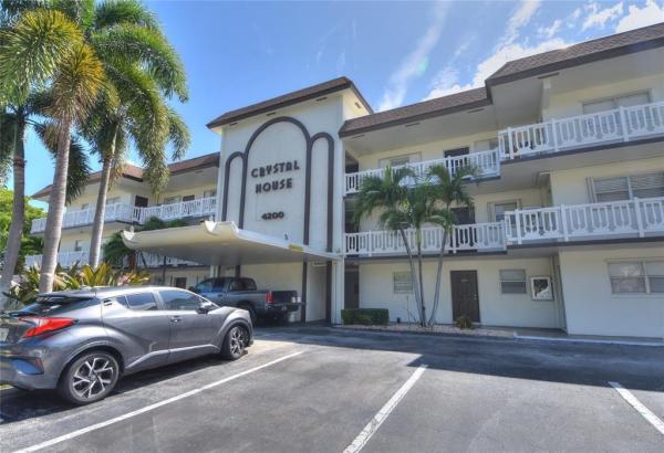 Crystal House, 4200 Crystal Lake Dr 114 ##114, Deerfield Beach, Florida 33064, image 1