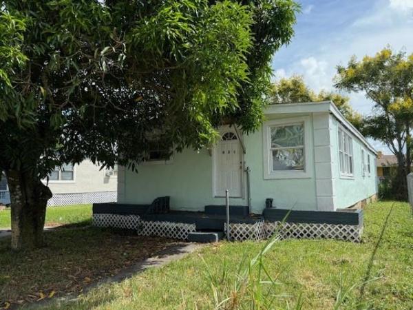 East Lake Village, 821 Rickey Jackson Blvd, Pahokee, Florida 33476, image 1