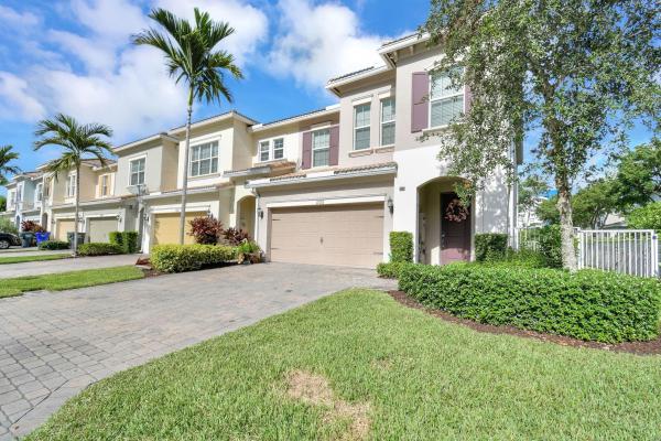 Parkview At Hillcrest, 1105 Banyan Dr, Hollywood, Florida 33021, image 1