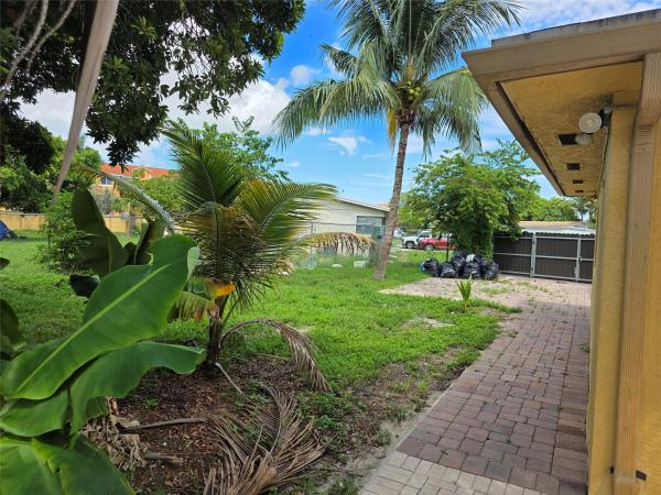 Tallman Pines, 4031 NE 8th Ave, Deerfield Beach, Florida 33064, image 1