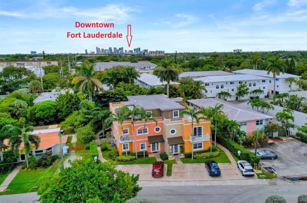 Highland Townhomes, 624 NE 29th Dr #D, Wilton Manors, Florida 33334, image 1