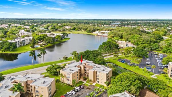 Tangerine Of Pine Island Ridge, 9440 Tangerine Pl #301, Davie, Florida 33324, image 1