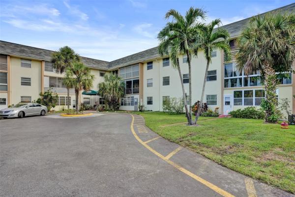 Sabal Palm Village, 4980 E Sabal Palm Blvd 124 ##124, Tamarac, Florida 33319, image 1