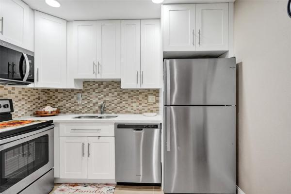 Sabal Palm Village, 4980 E Sabal Palm Blvd #124, Tamarac, Florida 33319, image 1