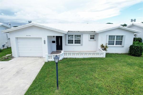 Palm Beach Leisureville, 1005 SW 4th Way, Boynton Beach, Florida 33426, image 1
