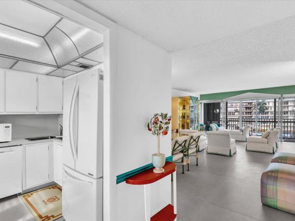 Hillsboro Cove, 1537 E Hillsboro Blvd #438, Deerfield Beach, Florida 33441, image 2