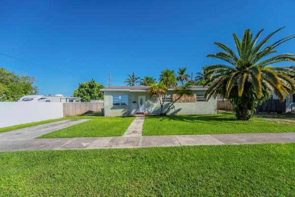 16611 SW 292nd Ter, Unincorporated Dade County, Florida 33033, image 1