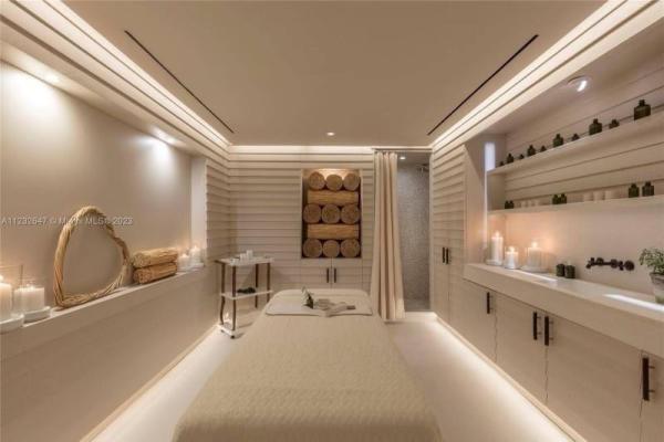 Roney Palace, 2301 Collins Ave #1015, Miami Beach, Florida 33139, image 2