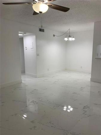 Lakewood Village Of Coral Springs, 1021 Twin Lakes Dr #28-H, Coral Springs, Florida 33071, image 1