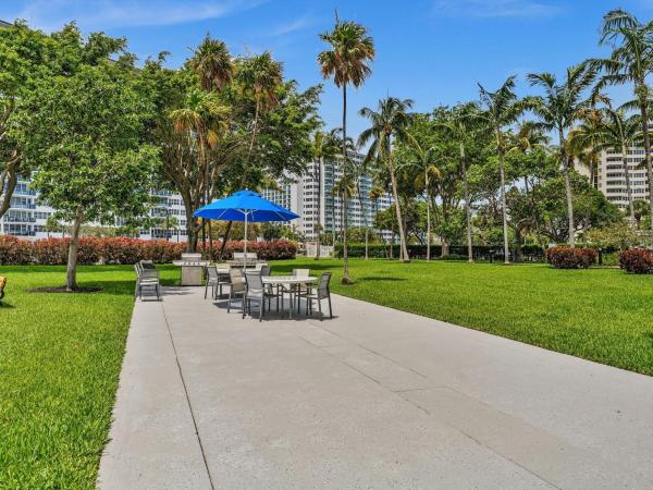 Coral Ridge Towers East, 3300 NE 36th St #806, Fort Lauderdale, Florida 33308, image 1