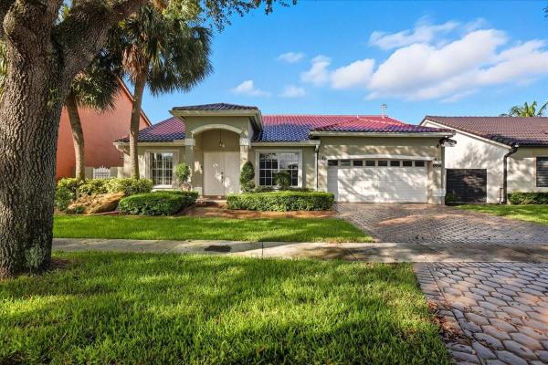 8994 NW 187th St, Hialeah, Florida 33018, image 1