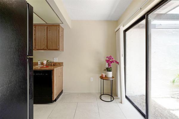 East Lakes Townhomes, 9637 NW 15th Ct, Pembroke Pines, Florida 33024, image 2