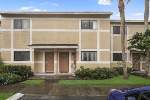 The Palms Of Pembroke, 9468 Palm Cir S, Pembroke Pines, Florida 33025, image 1