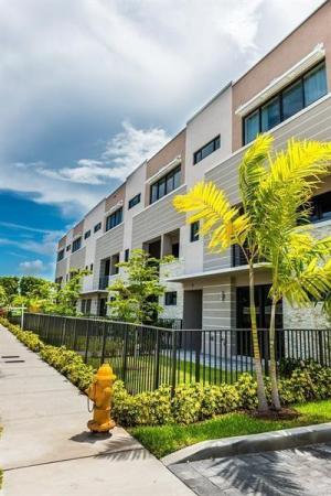 Mandarin Townhomes, 835 NE 17th Ter #12, Fort Lauderdale, Florida 33304, image 1