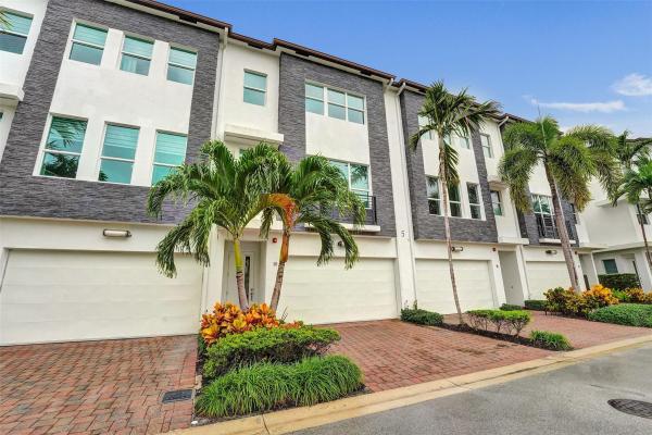 The Pointe At Middle River, 2900 NE 12th Ter #19, Oakland Park, Florida 33334, image 1