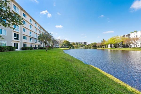 Gathering Place At Cypress Bend, 2106 S Cypress Bend Dr #501, Pompano Beach, Florida 33069, image 2