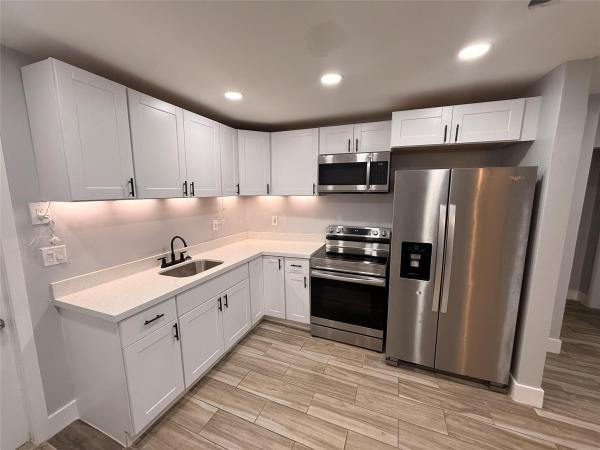 Hollywood Beach Gardens, 524 Glenn Pkwy #1-2, Hollywood, Florida 33021, image 1