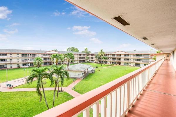 Beverly Hills, 5300 Washington St #D206, Hollywood, Florida 33021, image 1