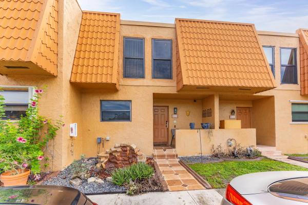9119 Limetree Ln #169, Pembroke Pines, Florida 33024, image 1