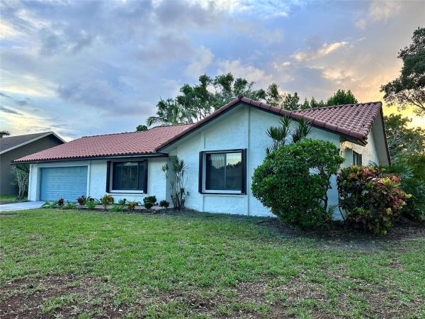 Jacaranda Lakes, 1681 NW 93rd Ave, Plantation, Florida 33322, image 1