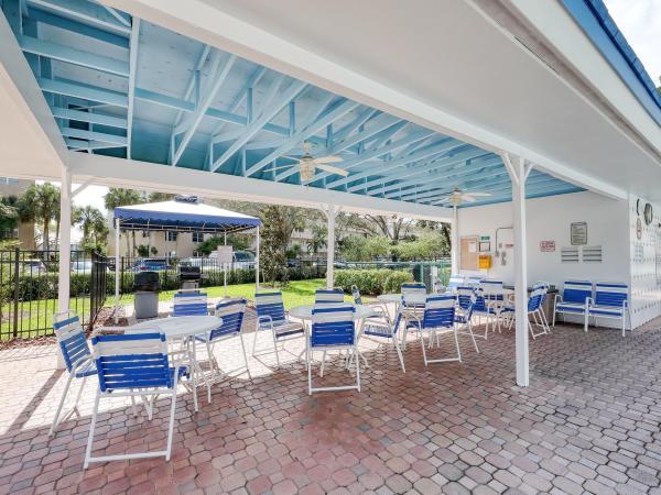 Portofino Village, 3004 Portofino Isle #B2, Coconut Creek, Florida 33066, image 1